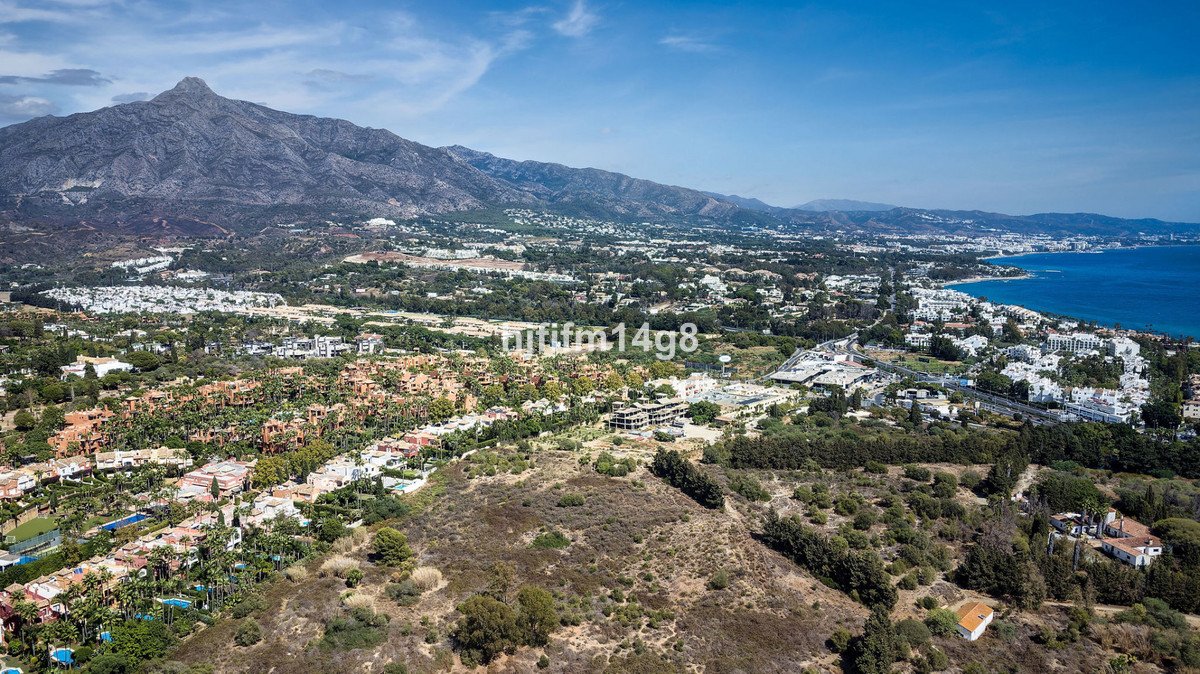 4 Bed Townhouse in Nueva Andalucía