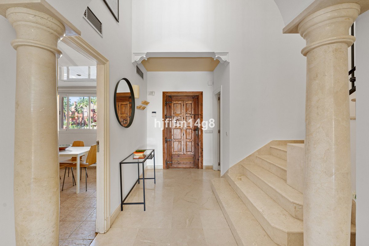 4 Bed Townhouse in Nueva Andalucía