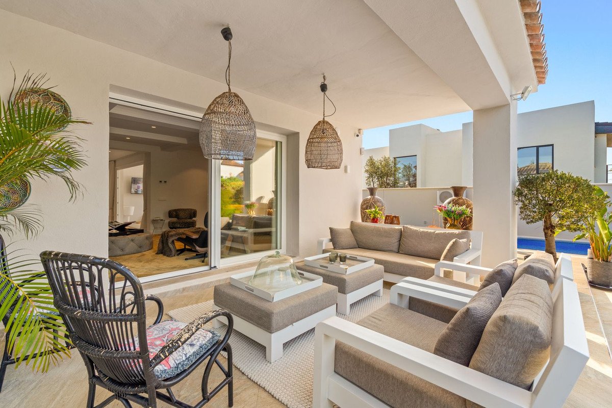 4 Bed Detached Villa in Estepona