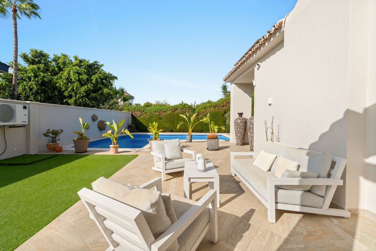 4 Bed Detached Villa in Estepona
