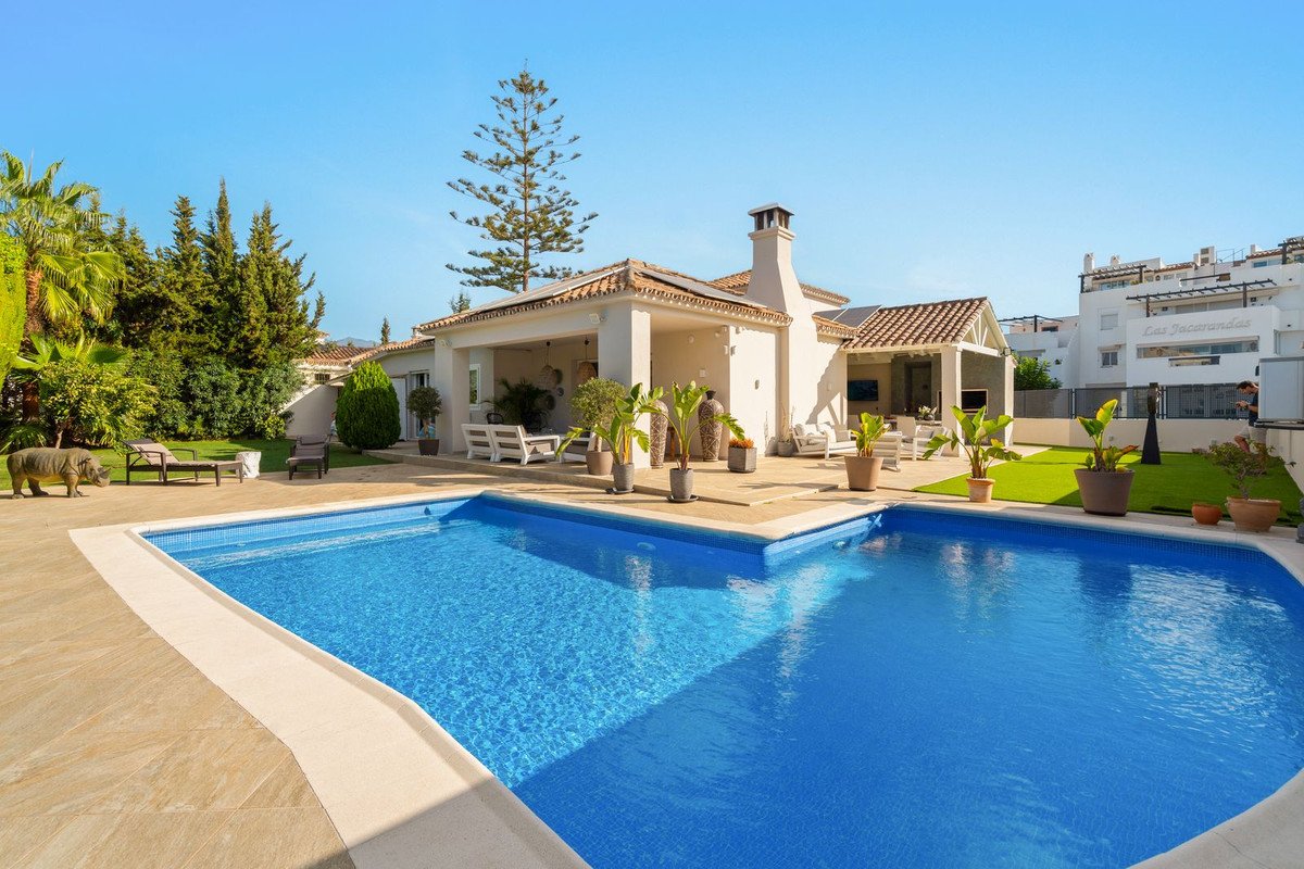 4 Bed Detached Villa in Estepona