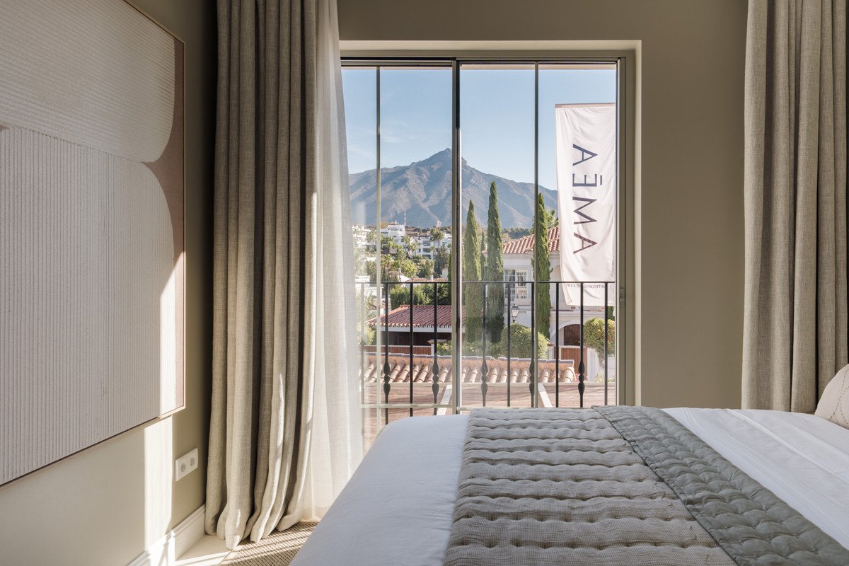 5 Bed Detached Villa in Nueva Andalucía
