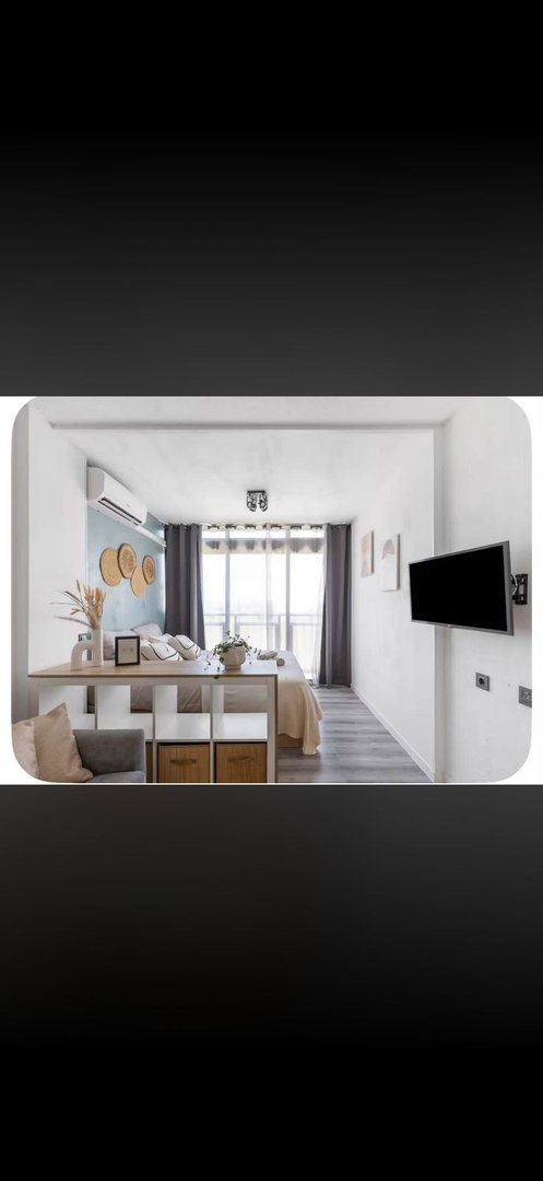 Middle Floor Studio in El Chaparral