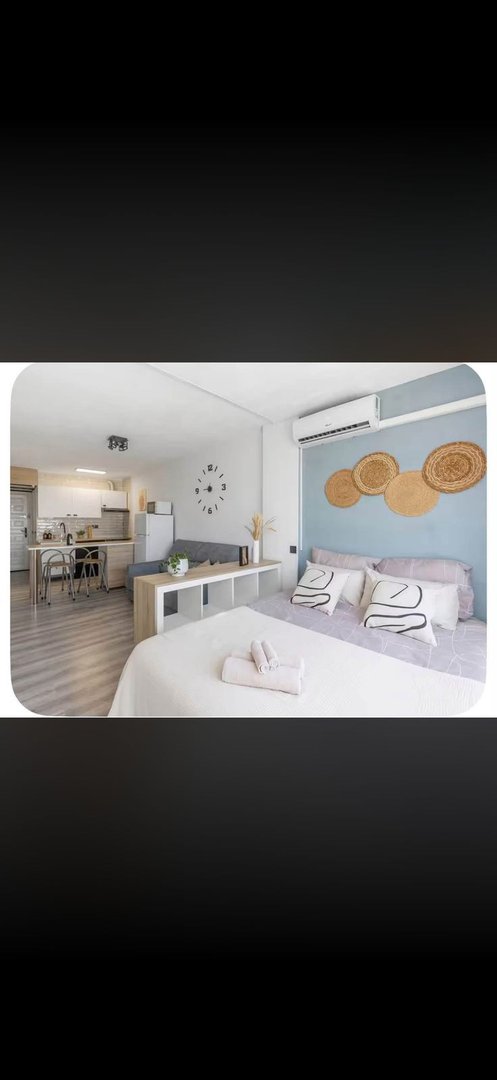 Middle Floor Studio in El Chaparral