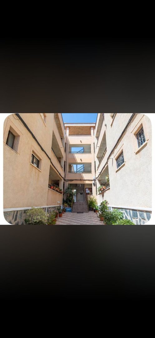 Middle Floor Studio in El Chaparral