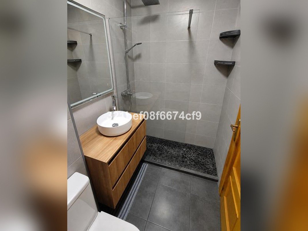 3 Bed Middle Floor Apartment in Estepona