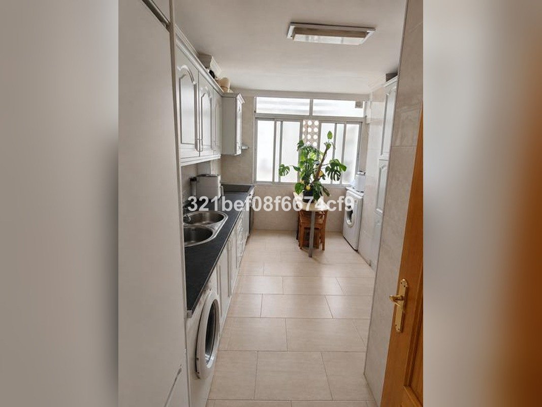 3 Bed Middle Floor Apartment in Estepona