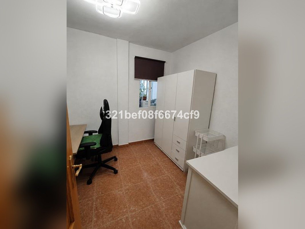 3 Bed Middle Floor Apartment in Estepona