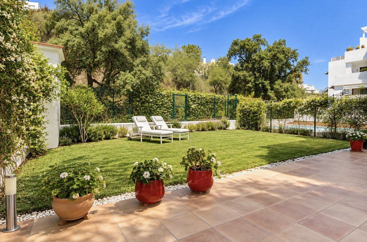 2 Bed Ground Floor Apartment in New Golden Mile