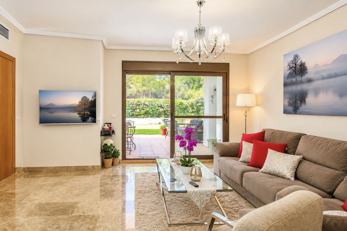 2 Bed Ground Floor Apartment in New Golden Mile