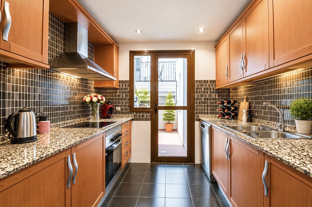 2 Bed Ground Floor Apartment in New Golden Mile