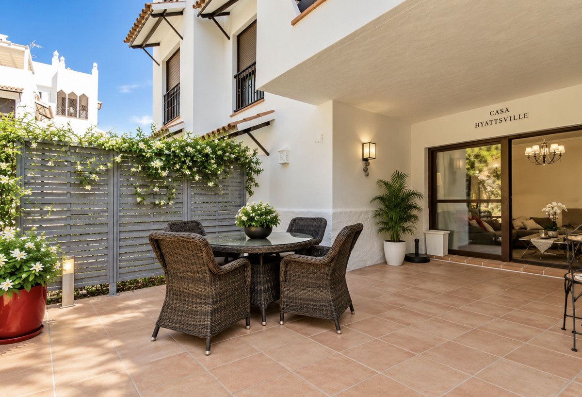 2 Bed Ground Floor Apartment in New Golden Mile