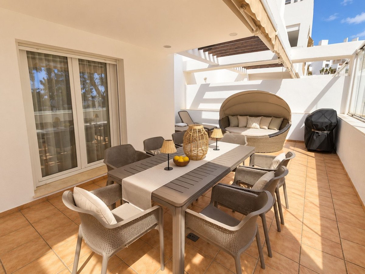 2 Bed Ground Floor Apartment in Miraflores