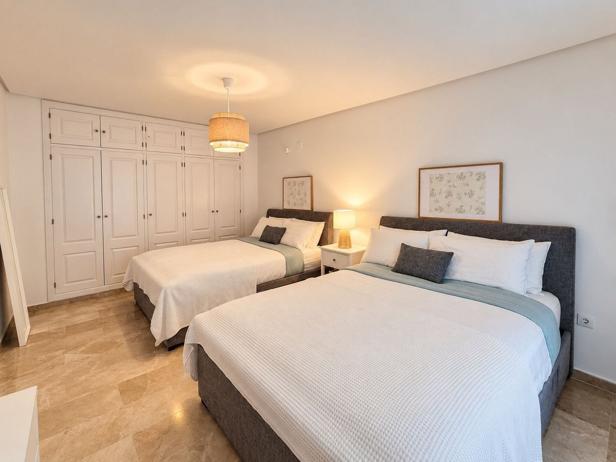 2 Bed Ground Floor Apartment in Miraflores