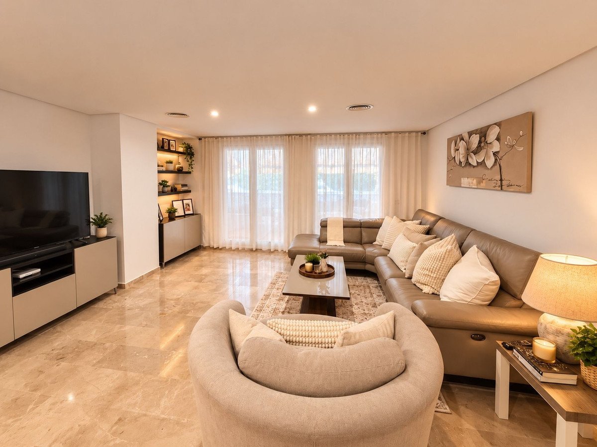 2 Bed Ground Floor Apartment in Miraflores