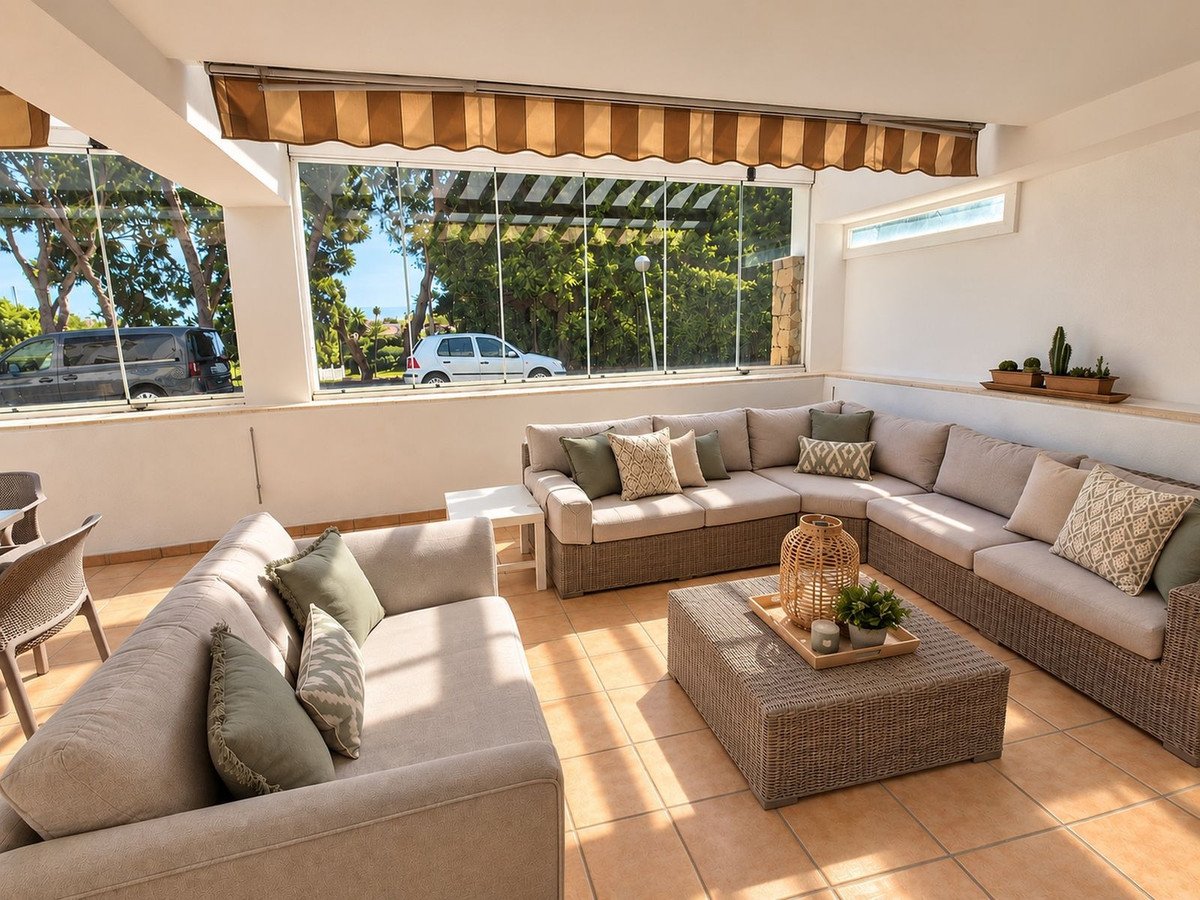 2 Bed Ground Floor Apartment in Miraflores