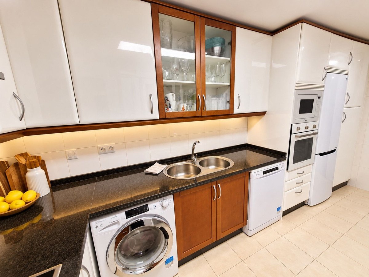 2 Bed Ground Floor Apartment in Miraflores