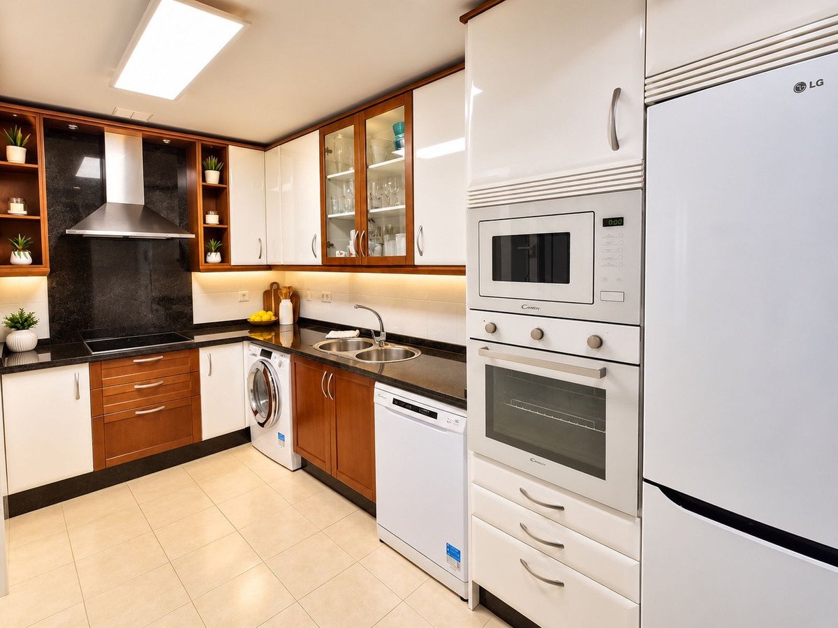 2 Bed Ground Floor Apartment in Miraflores