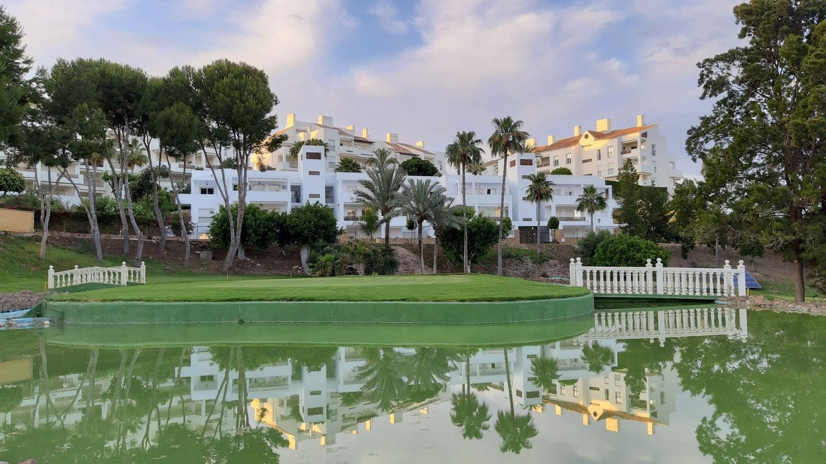 2 Bed Ground Floor Apartment in Miraflores