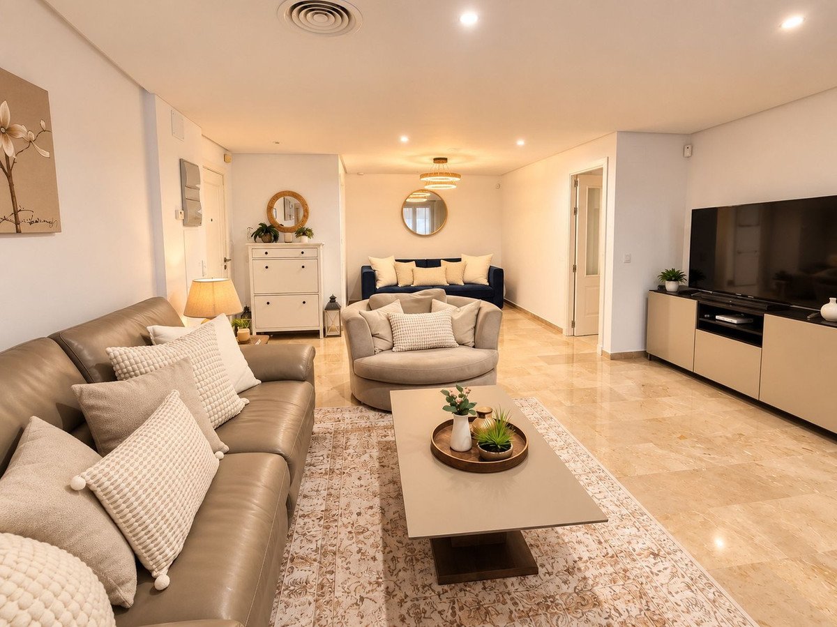 2 Bed Ground Floor Apartment in Miraflores