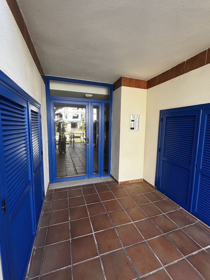 2 Bed Middle Floor Apartment in San Luis de Sabinillas