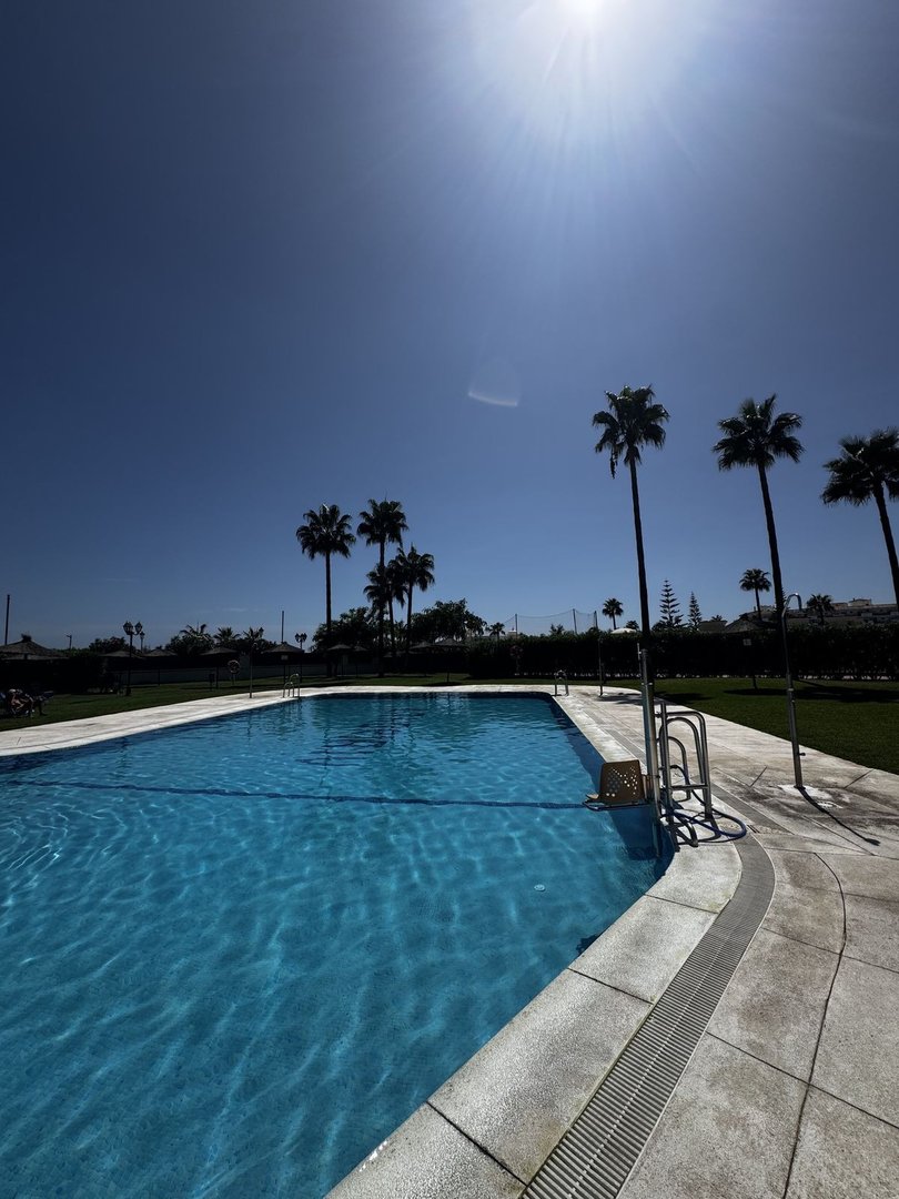 2 Bed Middle Floor Apartment in San Luis de Sabinillas