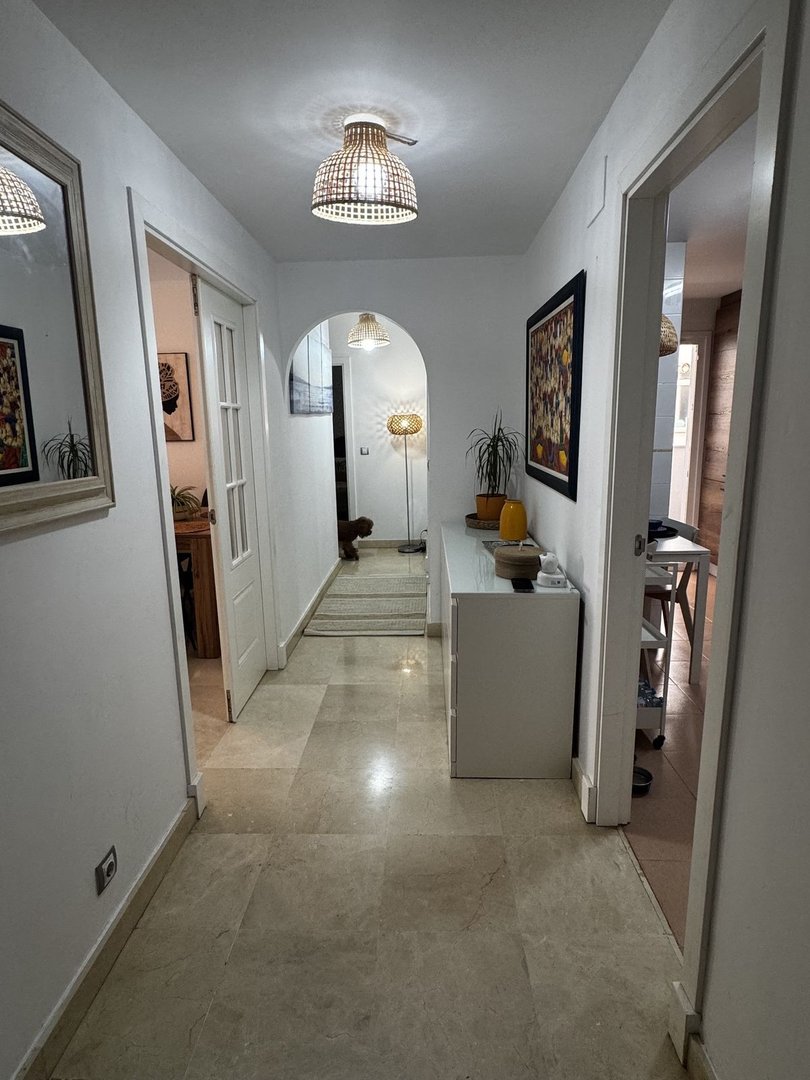 2 Bed Middle Floor Apartment in San Luis de Sabinillas