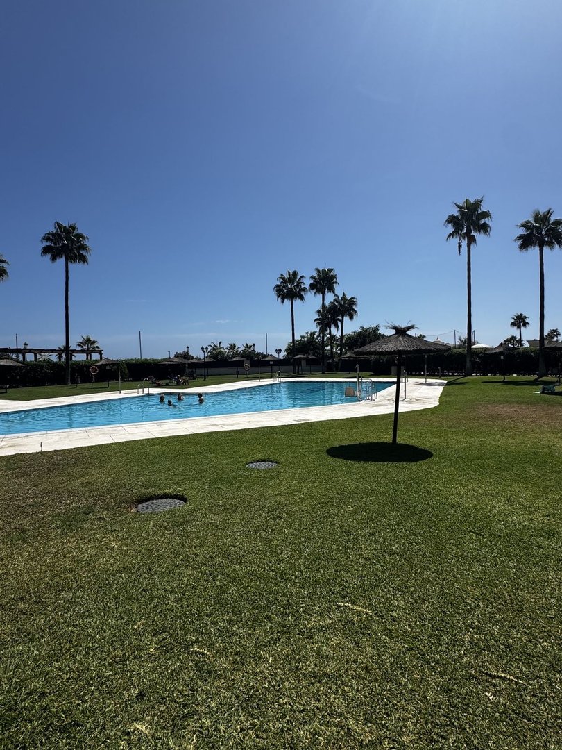2 Bed Middle Floor Apartment in San Luis de Sabinillas