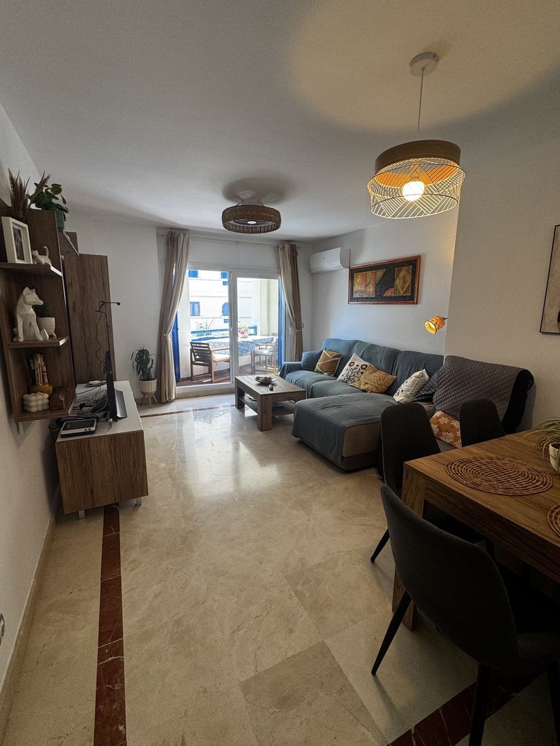 2 Bed Middle Floor Apartment in San Luis de Sabinillas