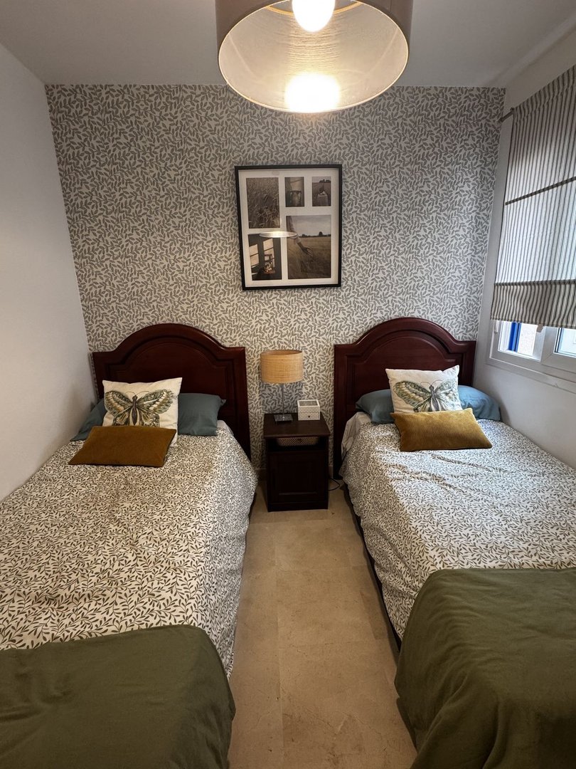 2 Bed Middle Floor Apartment in San Luis de Sabinillas