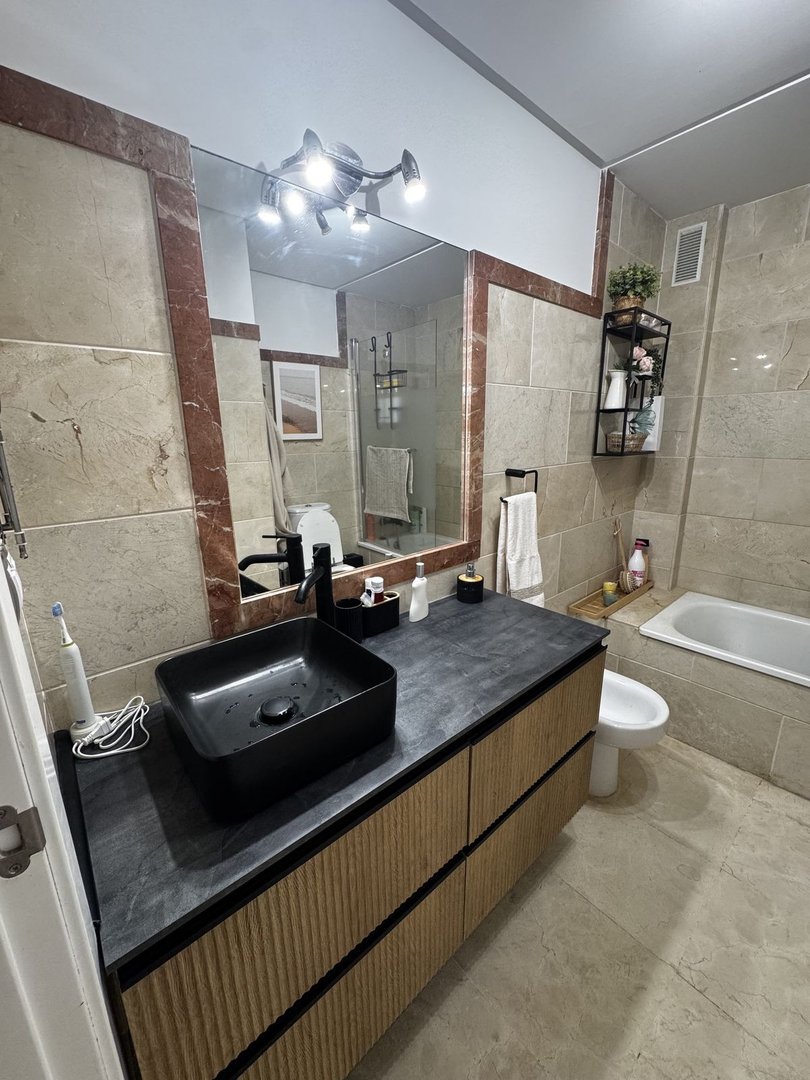 2 Bed Middle Floor Apartment in San Luis de Sabinillas