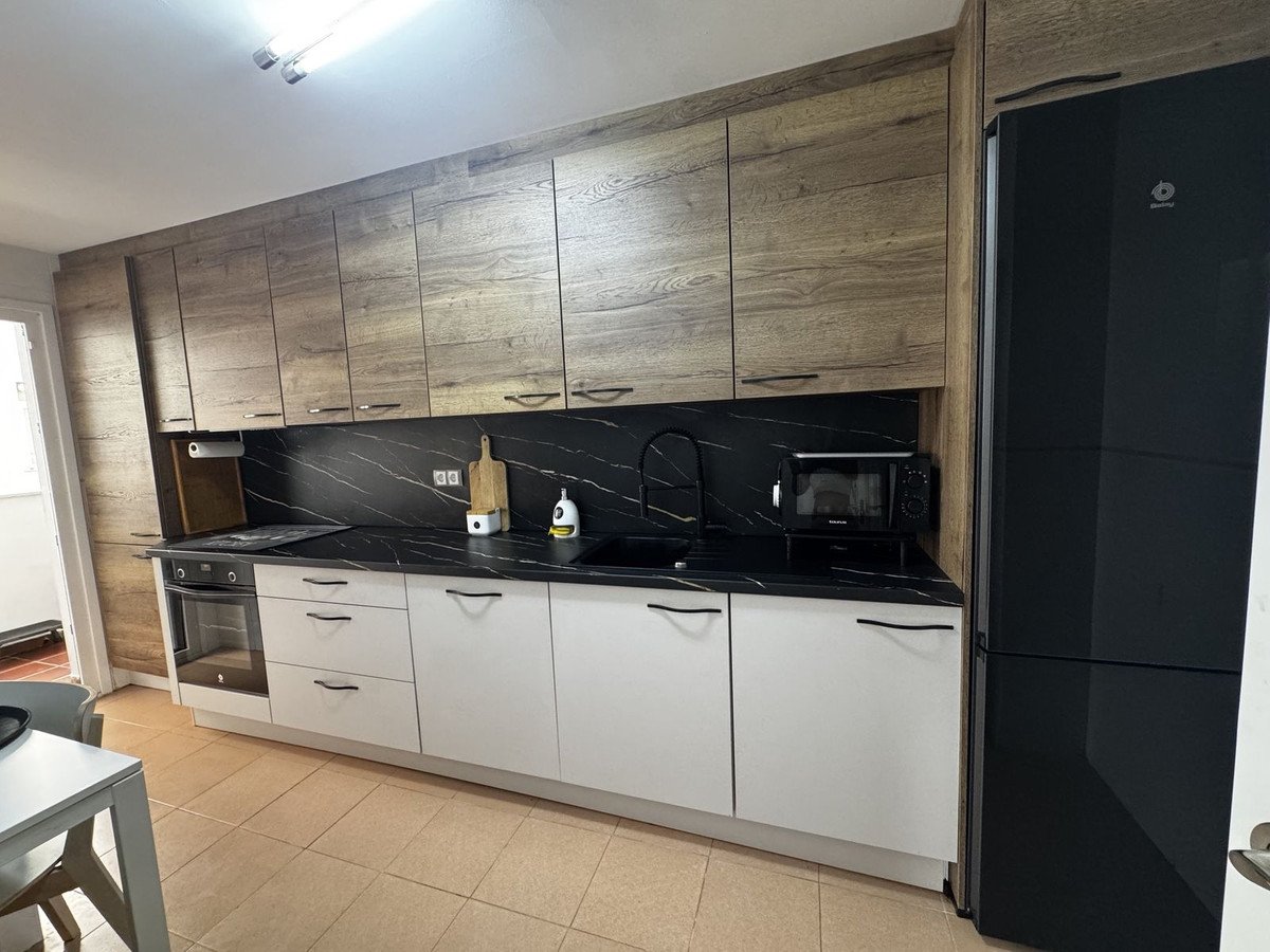 2 Bed Middle Floor Apartment in San Luis de Sabinillas