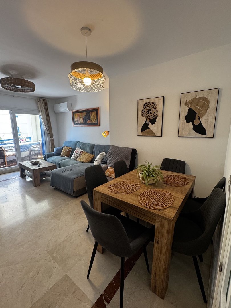 2 Bed Middle Floor Apartment in San Luis de Sabinillas
