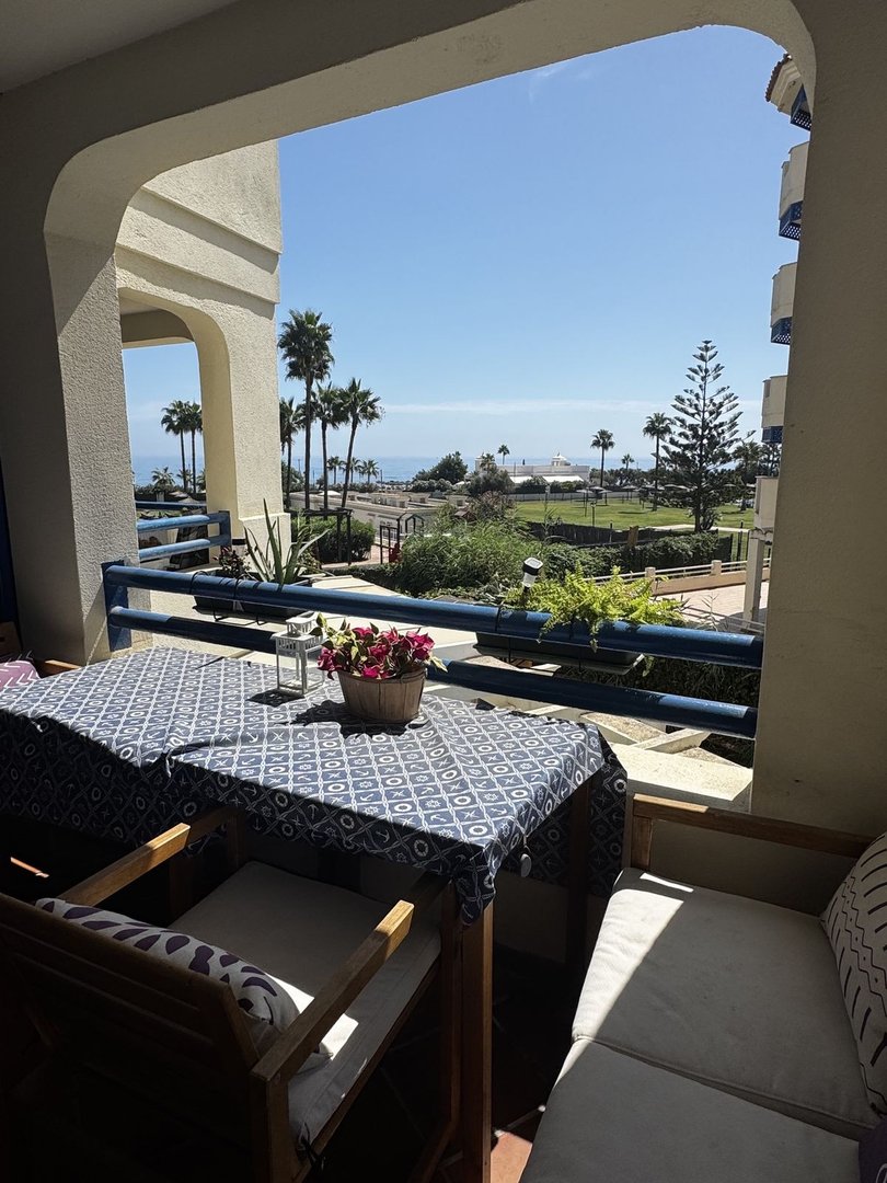 2 Bed Middle Floor Apartment in San Luis de Sabinillas