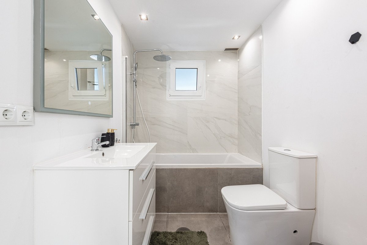 2 Bed Penthouse in La Campana