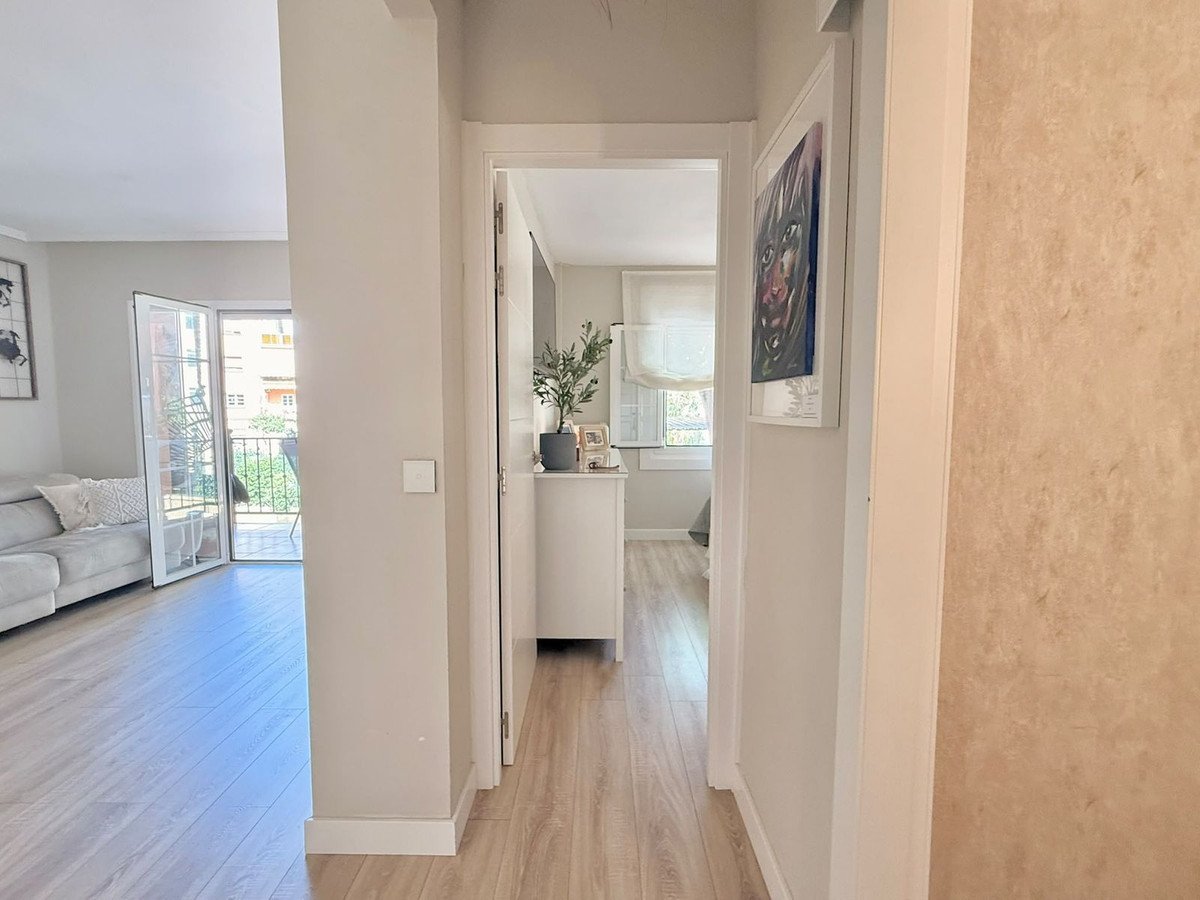 2 Bed Middle Floor Apartment in Fuengirola