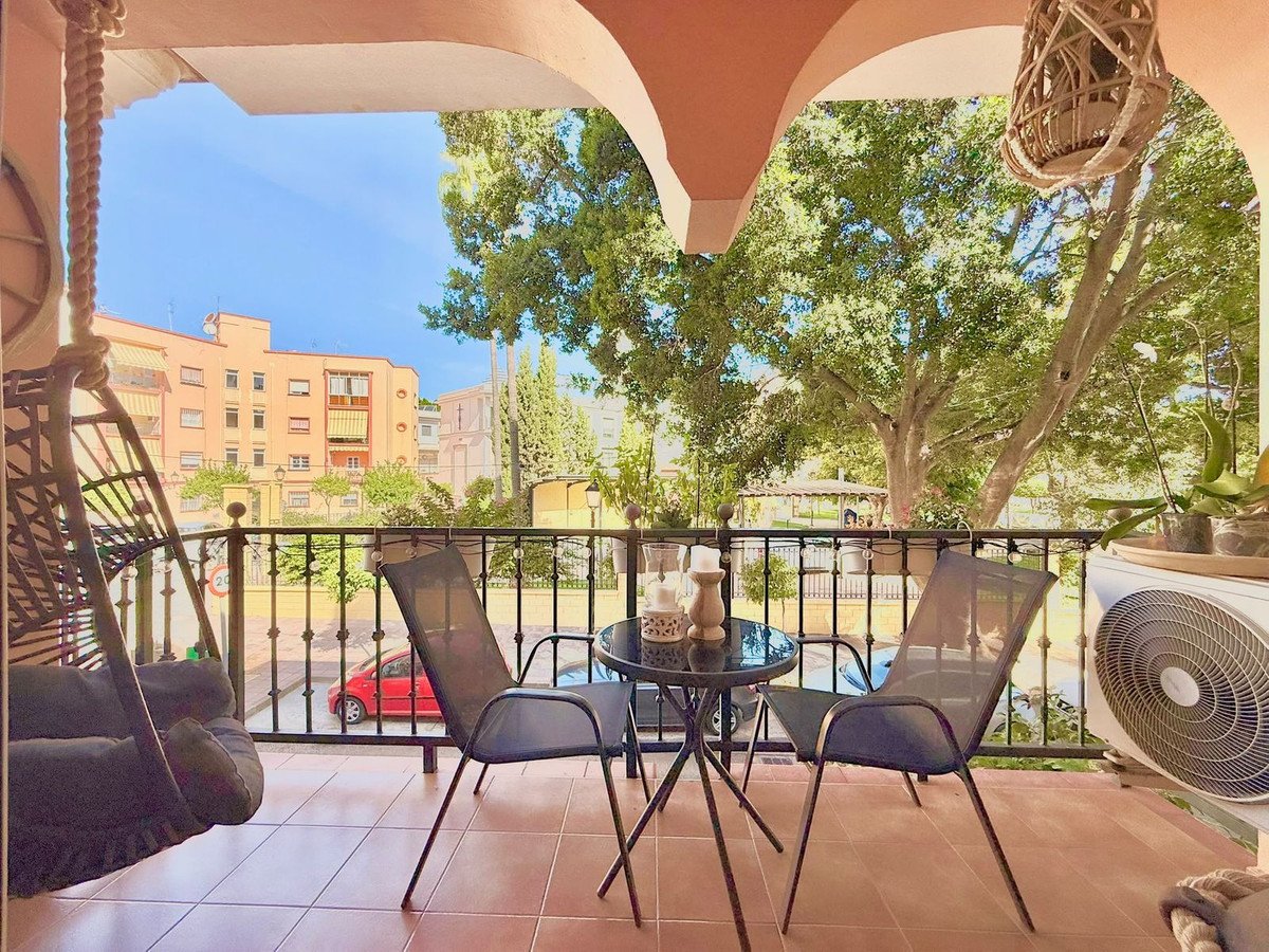 2 Bed Middle Floor Apartment in Fuengirola
