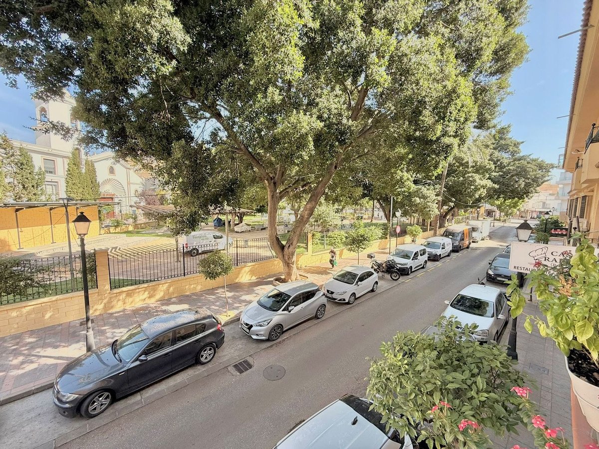 2 Bed Middle Floor Apartment in Fuengirola