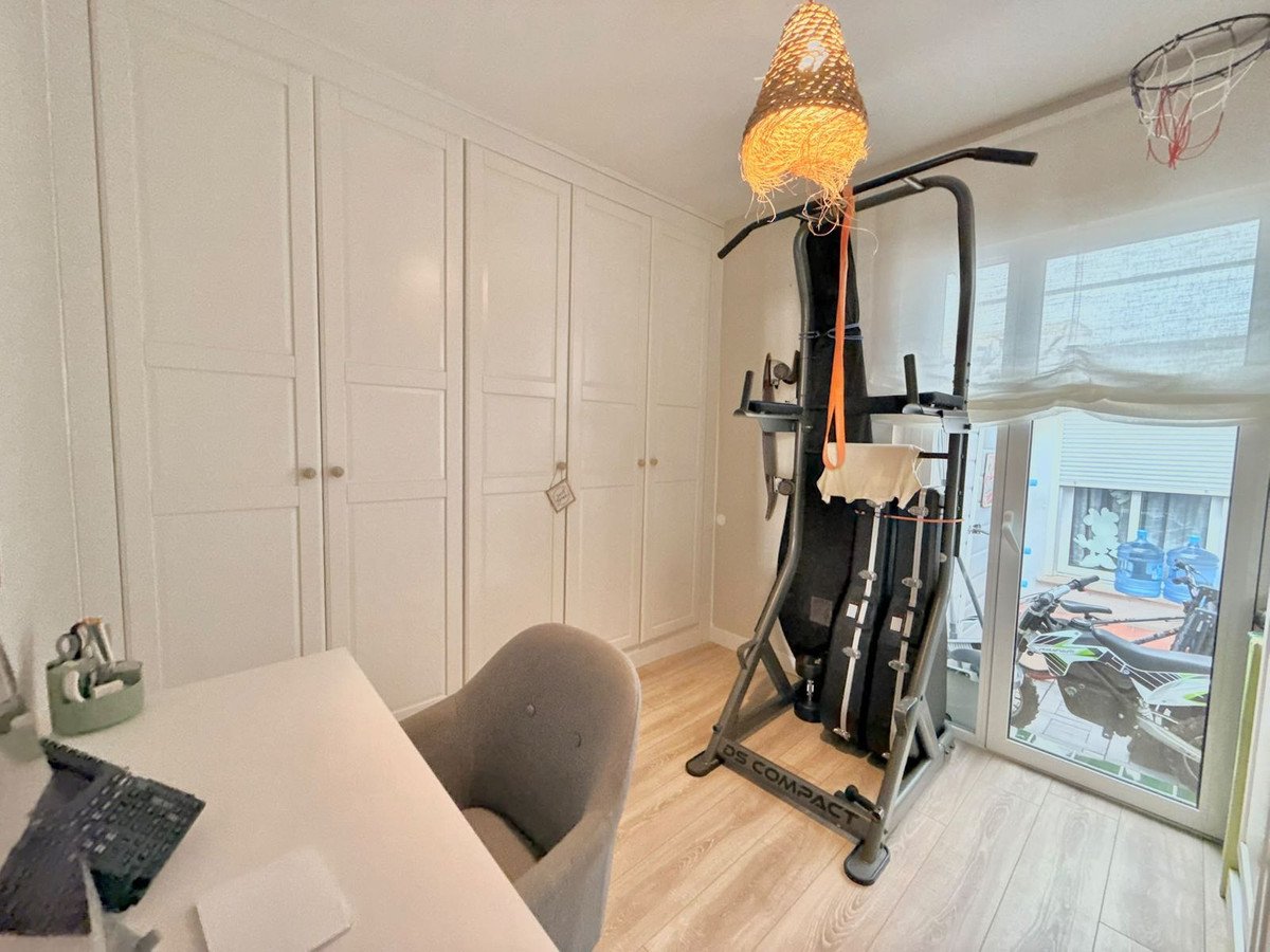 2 Bed Middle Floor Apartment in Fuengirola