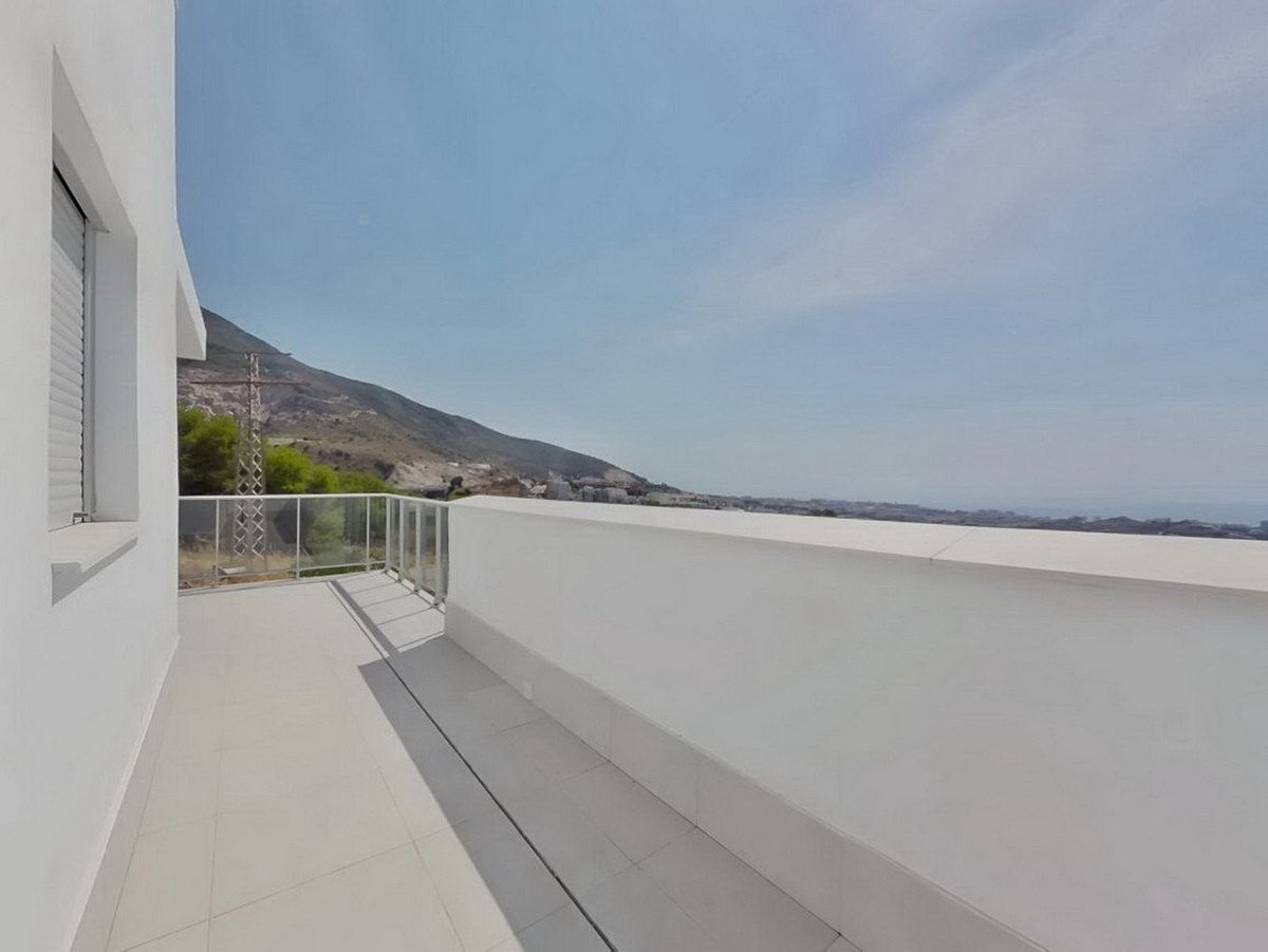 2 Bed Penthouse in Benalmadena Pueblo
