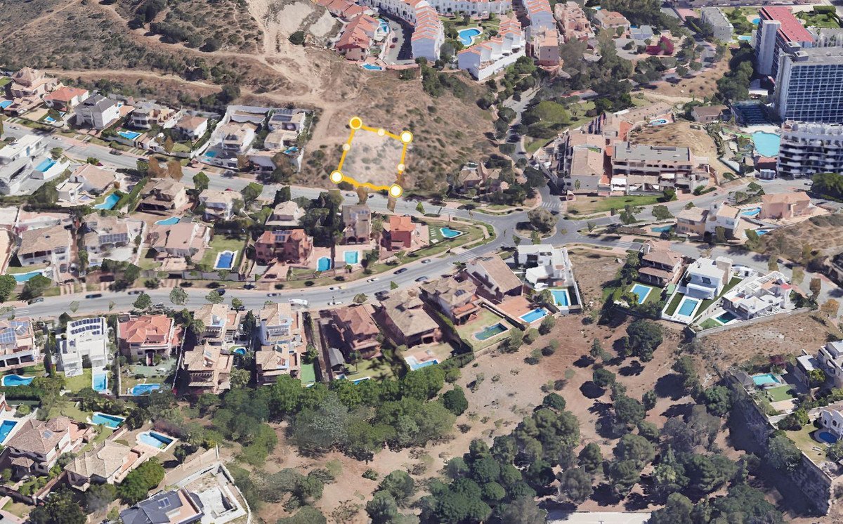 Residential Plot in Torrequebrada