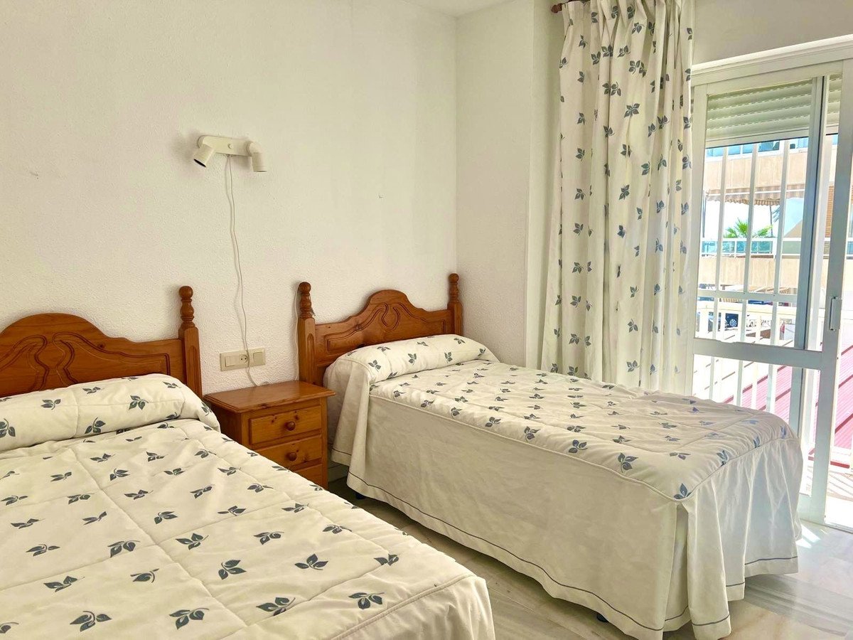 2 Bed Middle Floor Apartment in Fuengirola