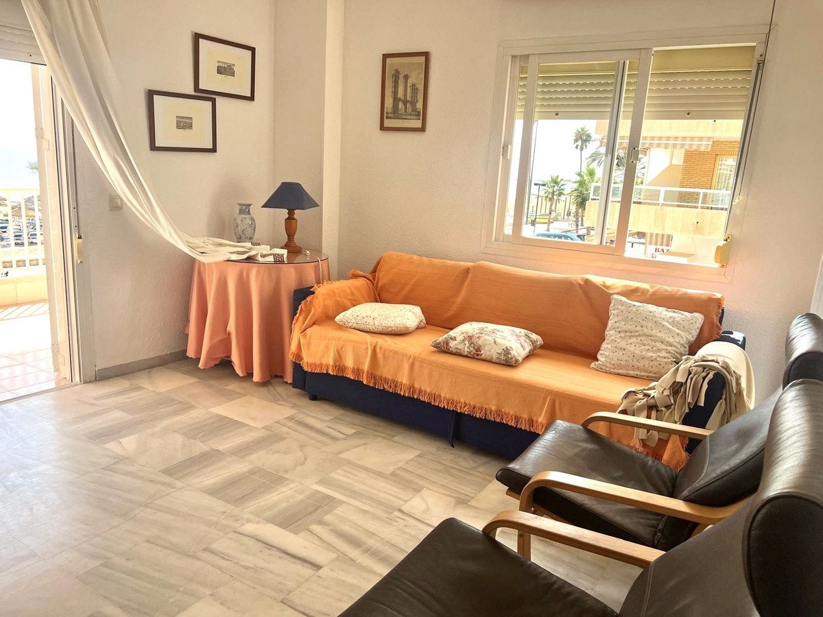 2 Bed Middle Floor Apartment in Fuengirola