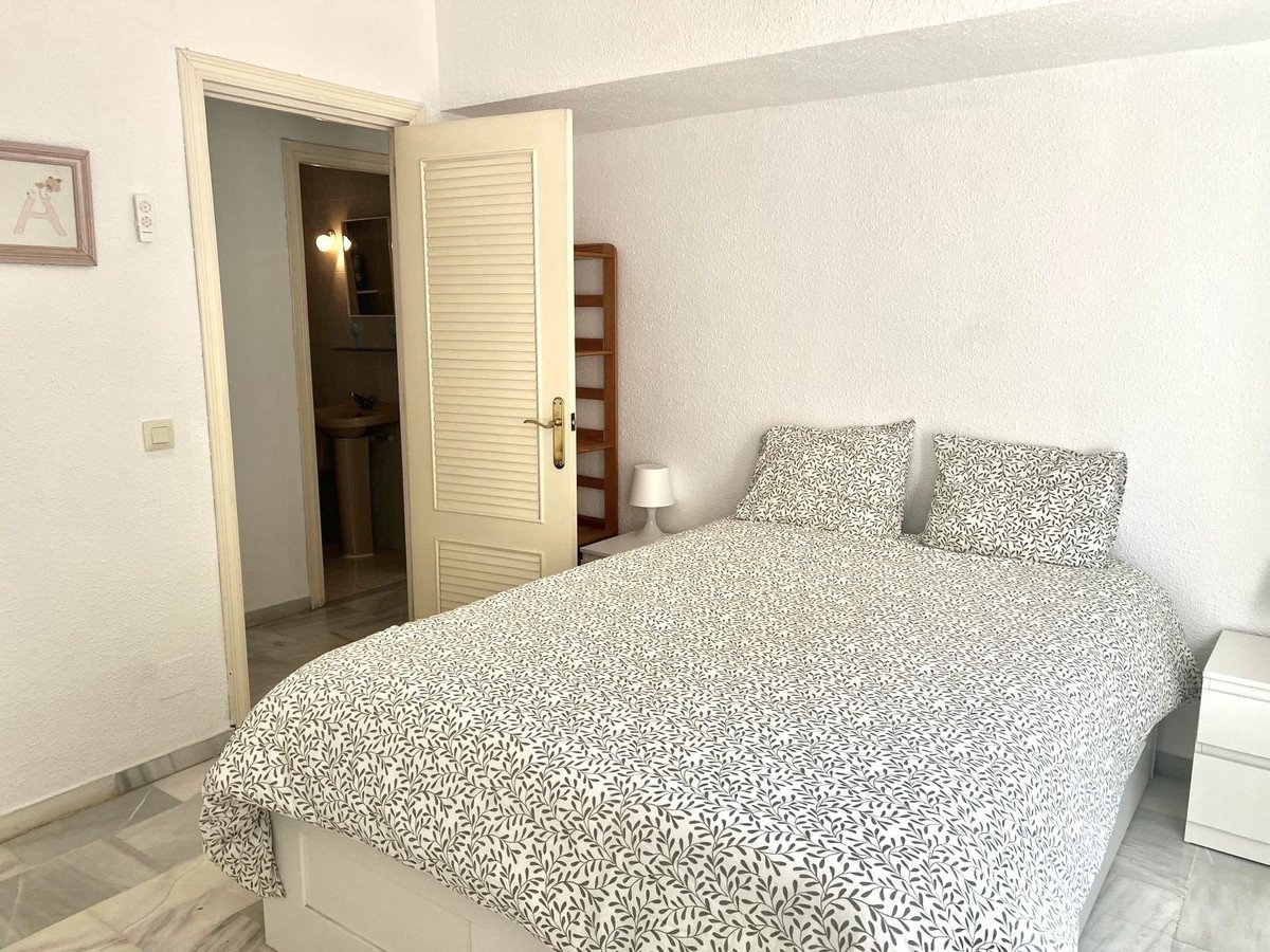 2 Bed Middle Floor Apartment in Fuengirola