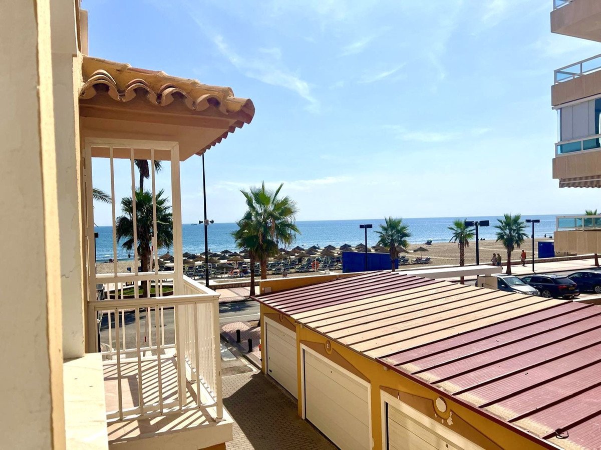 2 Bed Middle Floor Apartment in Fuengirola