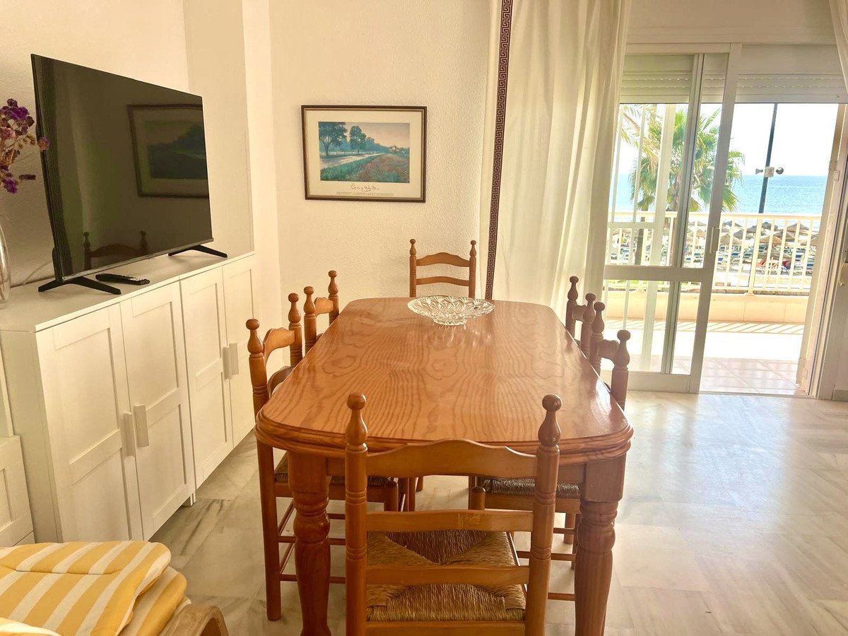 2 Bed Middle Floor Apartment in Fuengirola