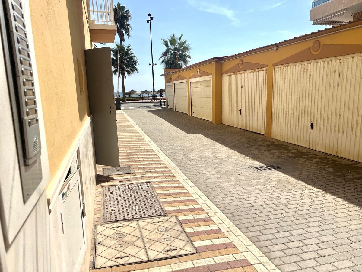 2 Bed Middle Floor Apartment in Fuengirola