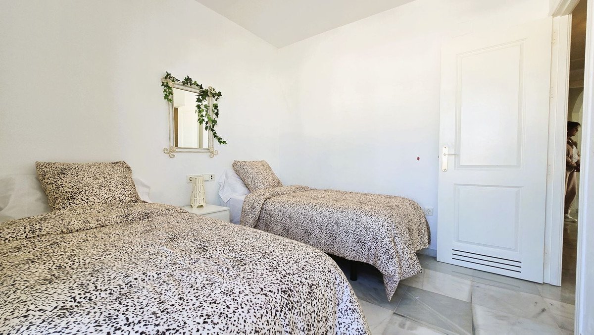 2 Bed Penthouse in Nueva Andalucía