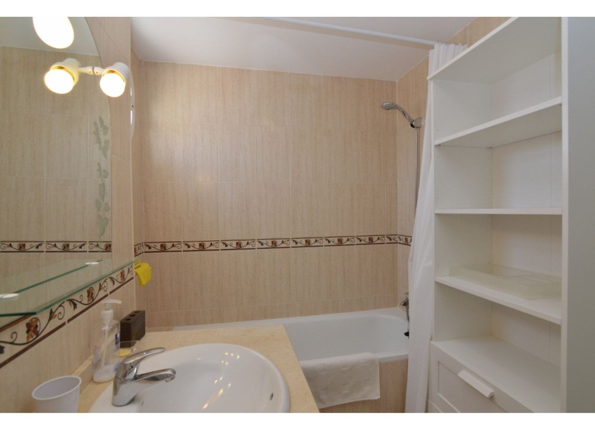 2 Bed Penthouse in Nueva Andalucía