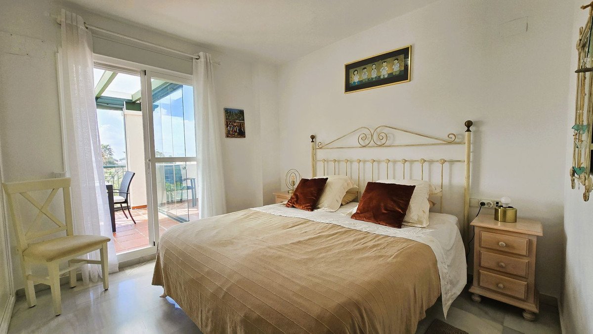2 Bed Penthouse in Nueva Andalucía